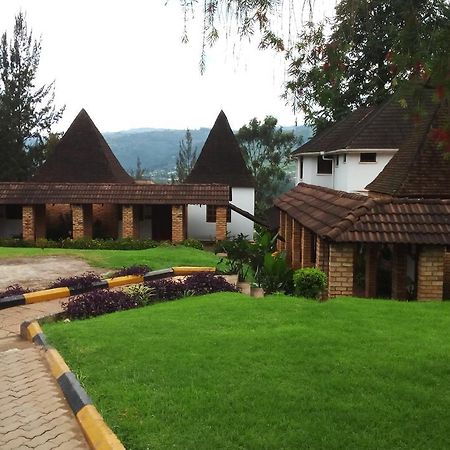 White Horse Inn Kabale 외부 사진