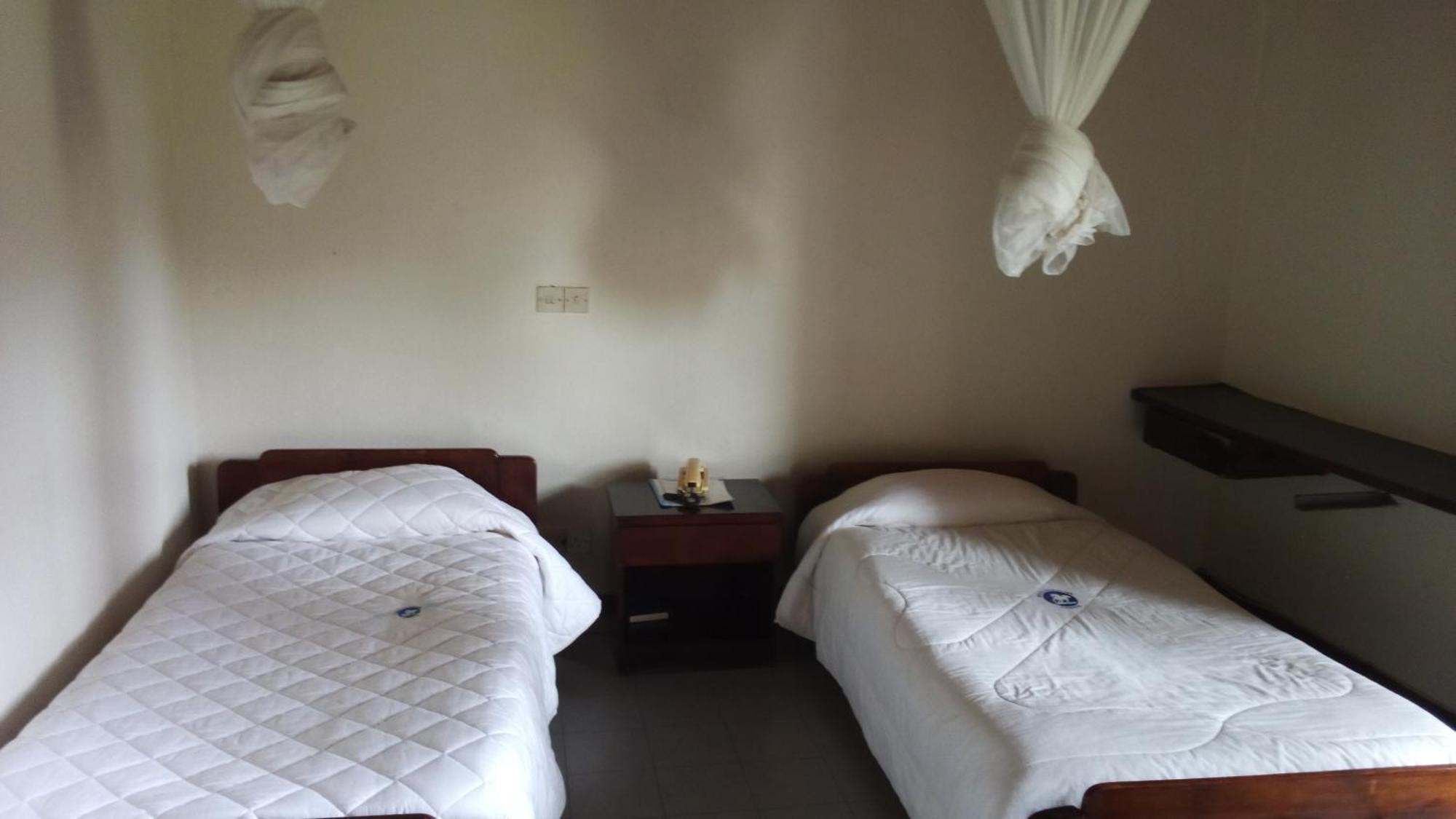White Horse Inn Kabale 외부 사진