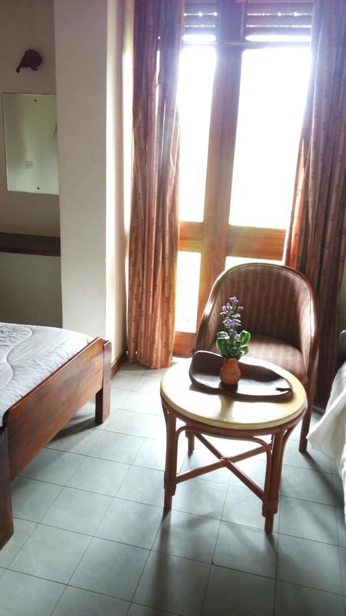 White Horse Inn Kabale 외부 사진