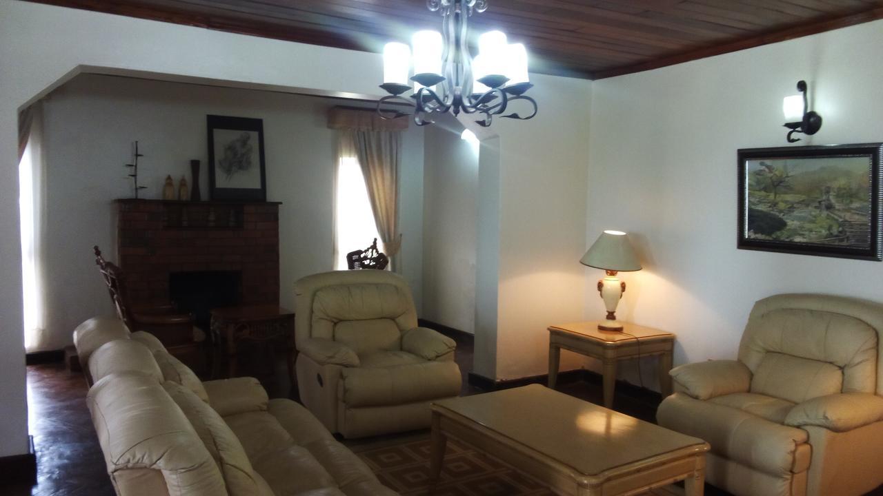 White Horse Inn Kabale 외부 사진